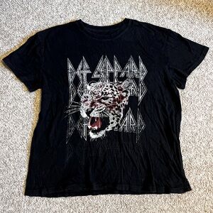 Oversized graphic tee